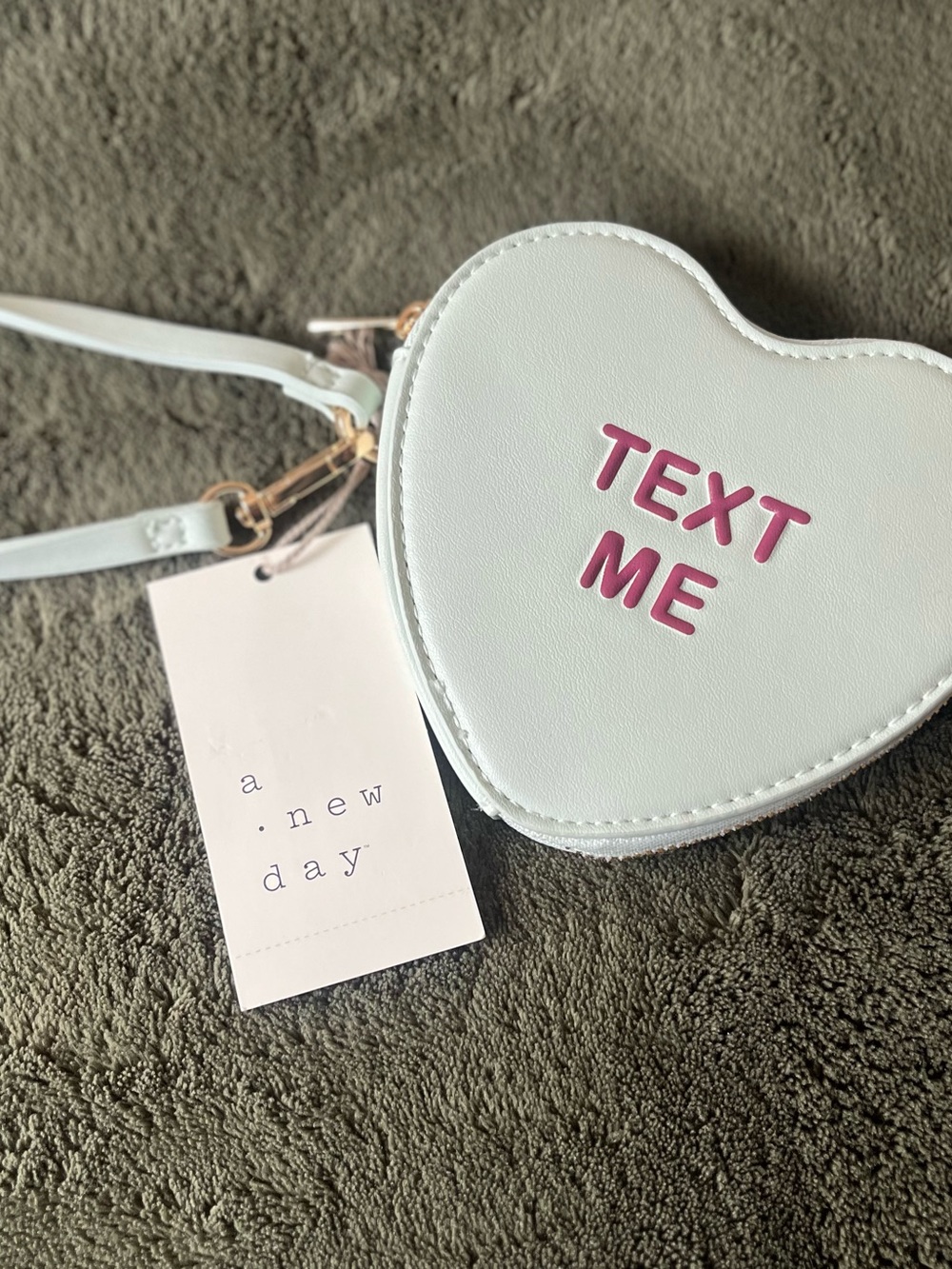 Text me wristlet